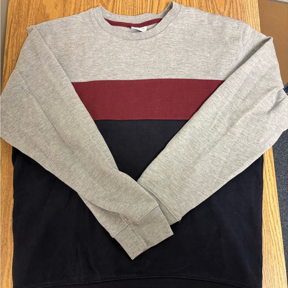 Zara Men's Crewneck Sweater - Gray, Burgundy, and Black